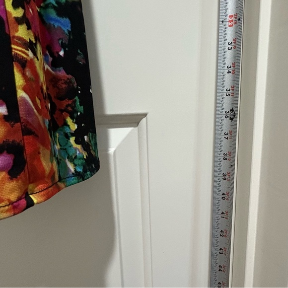 London Times size 4 sleeveless multicolor floral midi dress. Very flattering - Picture 2 of 8